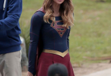 040_supergirl_in_park.jpg